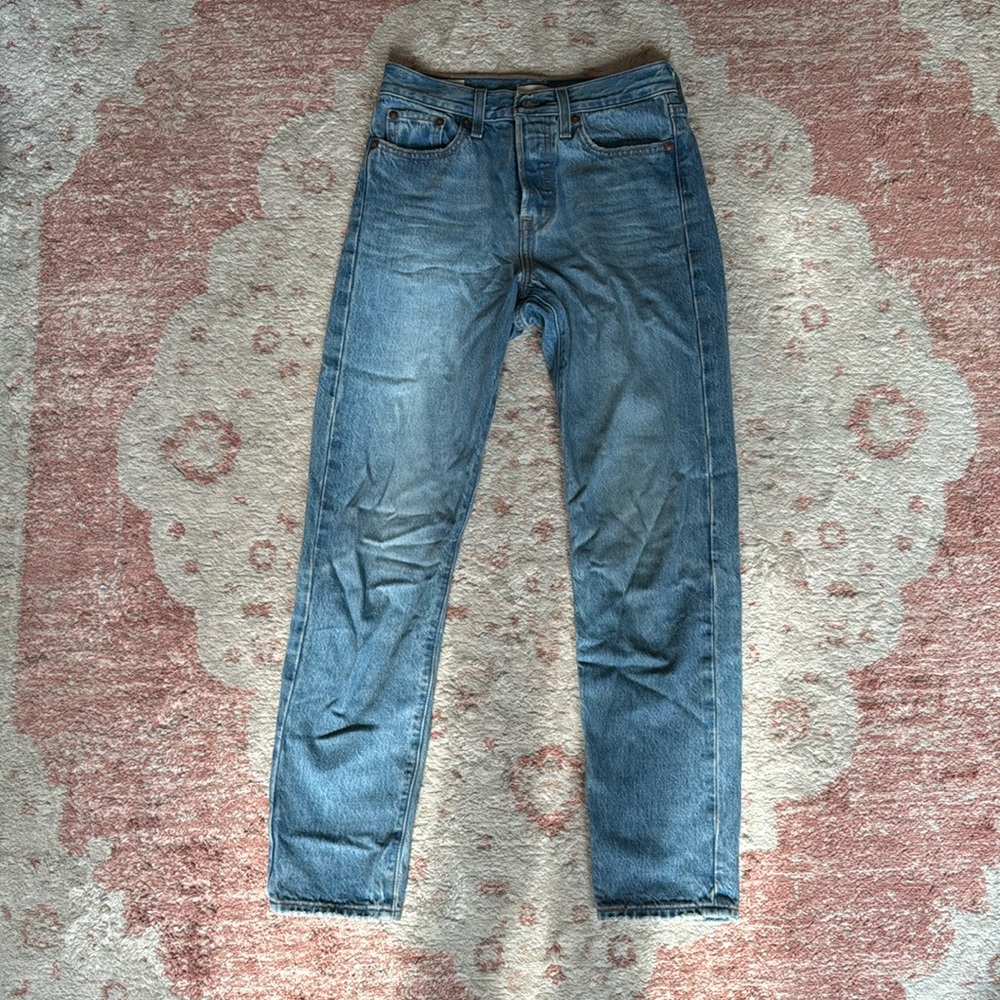 Levi’s blue wedgie fit jeans